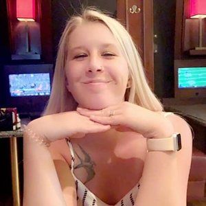 Meet your Posher, Caitlyn